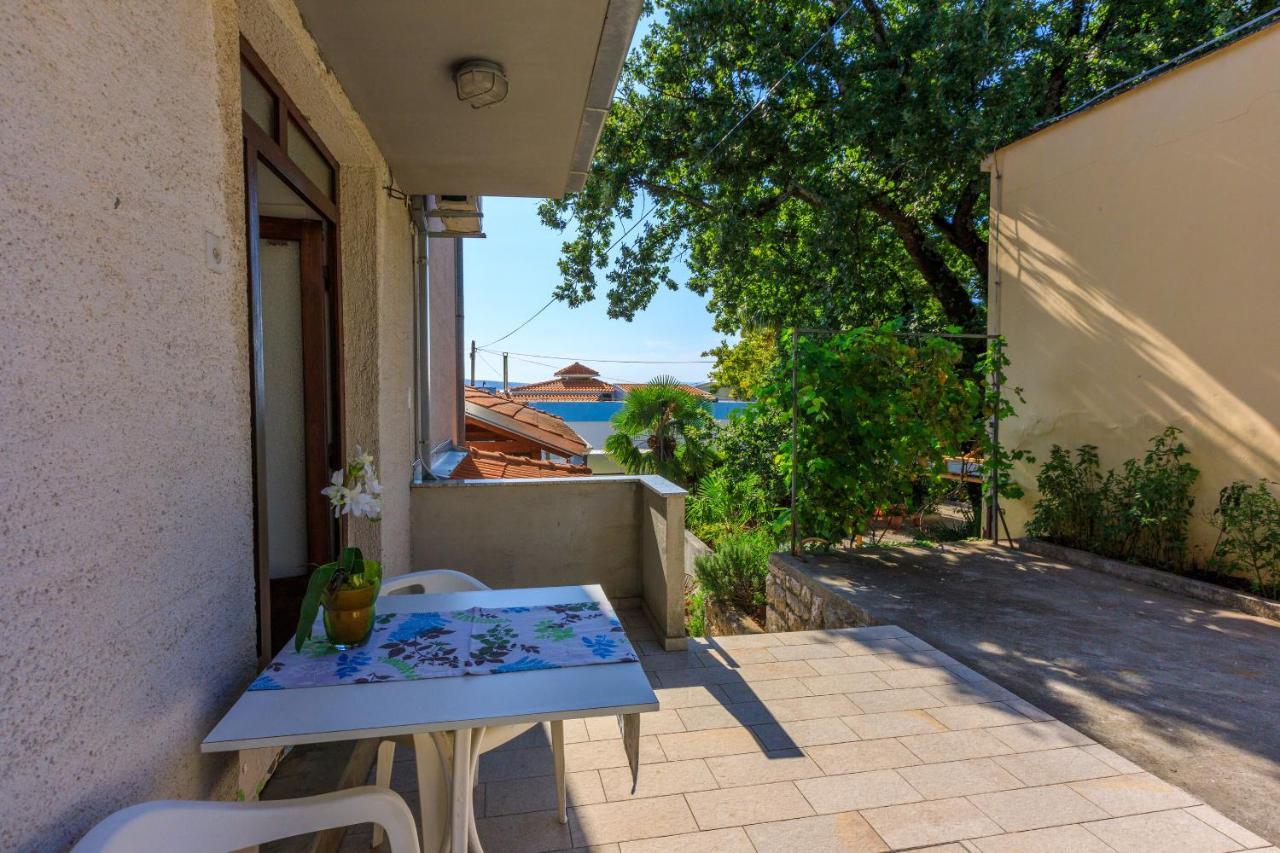 Apartment Roni Crikvenica Exterior foto